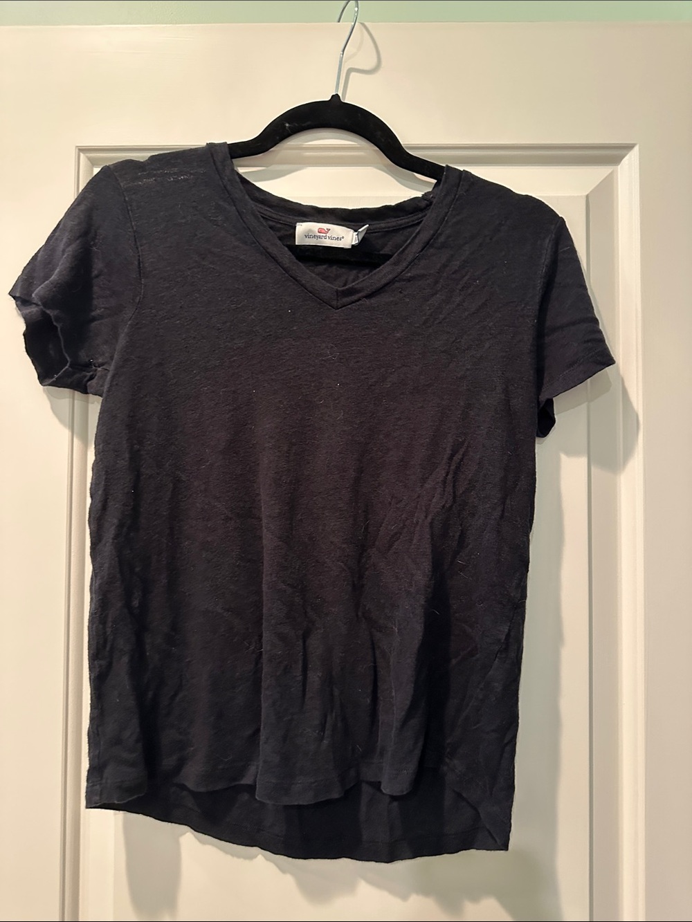 Vineyard Vines Linen V-Neck Women's Tee - Black